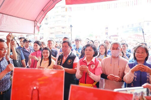 白沙屯媽祖、山邊媽祖鑾駕抵達北港朝天宮 張麗善率各界接駕祈福