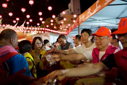 白沙屯媽祖進香盛況空前 愛心發餅活動溫暖人心