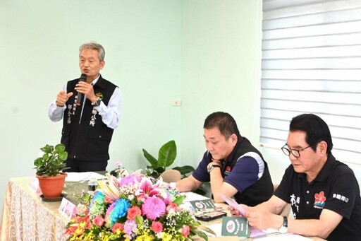 幸福梅山「閱讀護照」林俊謀鄉長: 全嘉縣第一本亮相