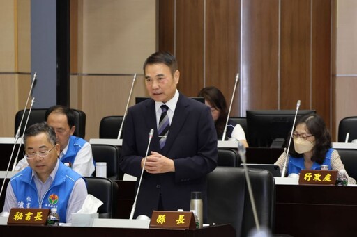議會總質詢關注生育教育 鍾東錦詳實答詢
