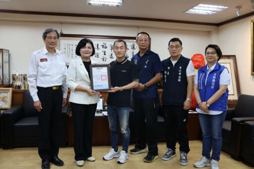 江冠葆結合友人捐救護車 雲林消防添新戰力守護鄉親