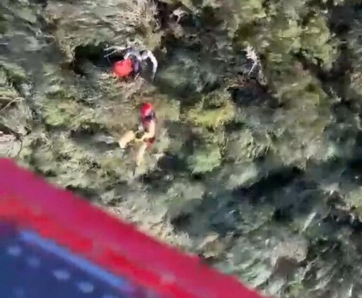男子獨自行走彎刀縱缺水2天未進食 肢體無力消防局救援送醫