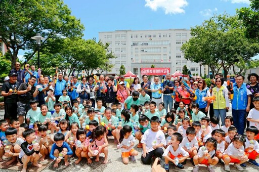 苗栗市民廣場戲水區即起開放 親子戲水樂無比