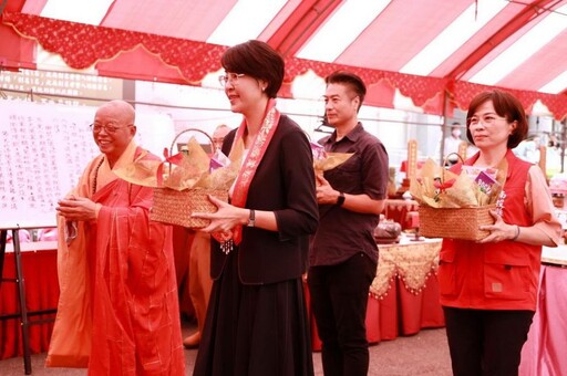 清德寺舉辦龍善宮護法大將軍聖誕法會 許淑華到場獻供祈福