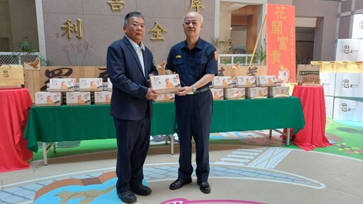 嘉市警打詐有成!昇樺食品吳裕田贈滴雞精加油打氣