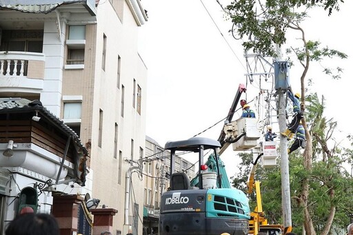 丹娜絲重創嘉市 卓榮泰南下視察 黃敏惠盼中央給予關注盡速恢復電力
