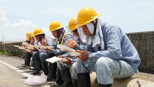 台電嘉義區處沿海堤岸多路段同步作業 搶修人員展現復電效率