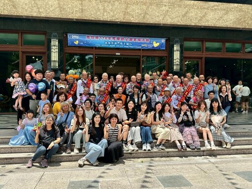 爸爸節快樂南投16位模範父親 接受許淑華縣長表揚