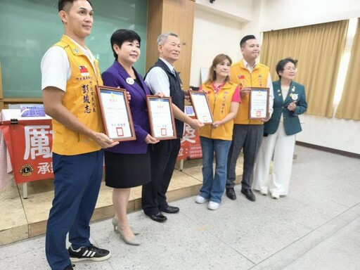 鳳心獅子會舉行「勵志勤學獎」開學禮捐贈儀式