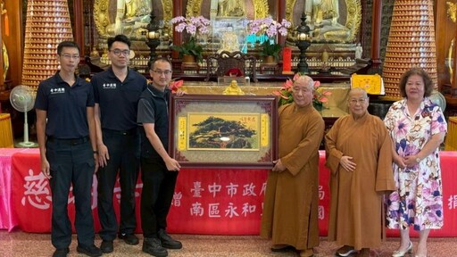 慈明寺捐贈中市府高階救護器材 提升救護效能
