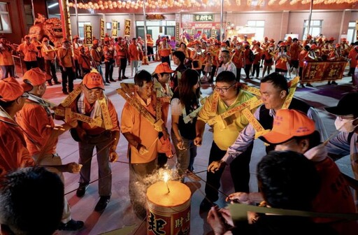 大林城隍威靈公夜巡街頭 八家將路口路祭、關地獄門莊嚴登場