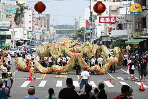 嘉義城隍夜巡 九尊城隍齊聚 總統賴清德、市長黃敏惠、議長陳姿妏共祈國泰民安
