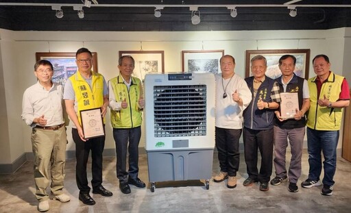 雲林生楊真祥畫會 獻愛心捐贈埔里清潔隊與埔基
