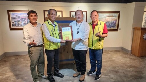 雲林生楊真祥畫會 獻愛心捐贈埔里清潔隊與埔基