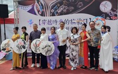 桃園文昌宮「旗袍日」登場 市府振興商圈期舊城現新風貌