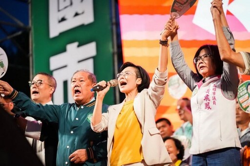 逾萬人湧進旗山造勢場 林岱樺激動大喊市民做主