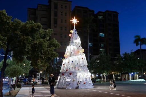 臺南聖誕樹融入臺南400元素 打造歷史的揚起及幸福的薪傳概念閃耀臺南
