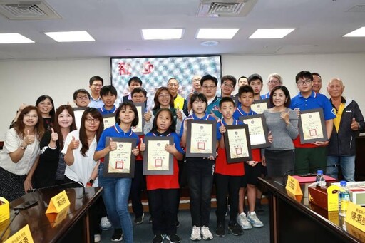 南市議會表揚本市12名IMC國際數學競賽獲獎學子