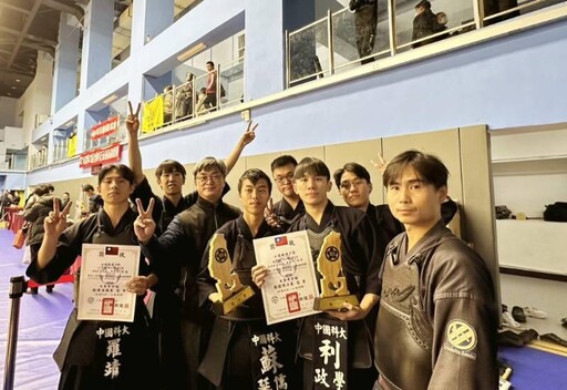 「歸屬感x向心力」團隊力量發威 中國科大劍道隊勇奪112年全國中正盃雙料冠軍