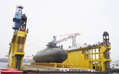 台船公司成功完成潛艦國造原型艦「海鯤軍艦」浮船測試作業