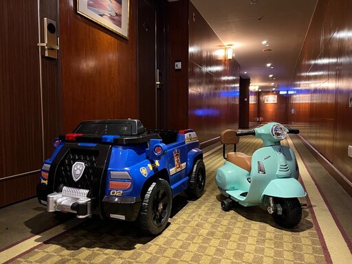 迎接兒童月 台中市區飯店住房送電動玩具車 飲品買一送一