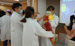 台中慈院護師節表揚40年護理師 推動留任率
