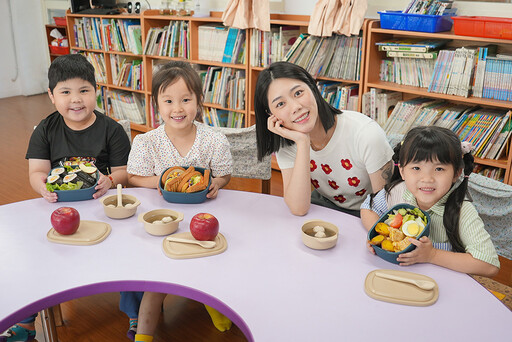 新北幼兒園畢業禮物贈天然竹纖維餐具組 落實環保永續循環利用