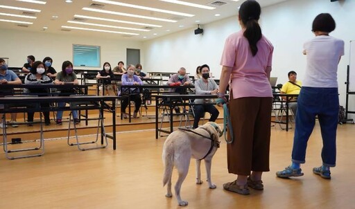 台江文化中心導盲犬課程，推動藝文場館平權教育！