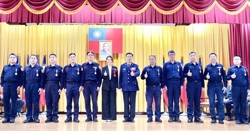 竹市警察節慶祝大會 表揚模範警察及優秀員警並致贈活力包