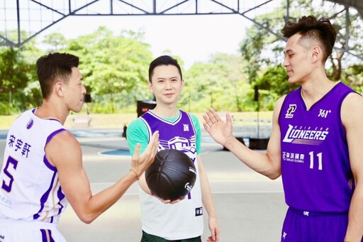 竹北市首座風雨籃球場啟用 鄭朝方市長偕明星球員鬥牛首發球賽