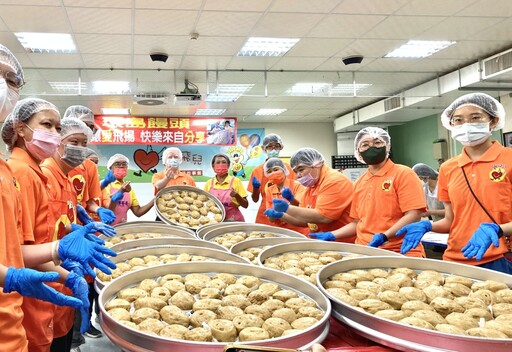 饅頭夫妻傾囊相助愛恆慢飛兒製作饅頭義賣 五天賣掉一萬顆!