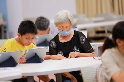 提升孩子數位學習效能及素養 竹市府「家長數位知能指引」推廣課程獲肯定