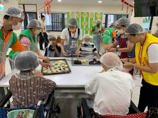 榮家憶起烘焙蛋黃酥 香氣四溢歡慶中秋