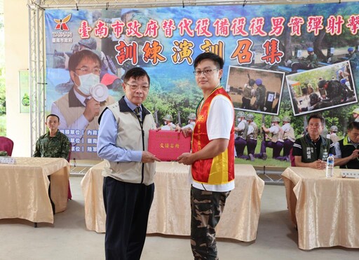 南市軍服務站陪同市府慰勞國軍協助替代役備役役男實彈射擊訓練