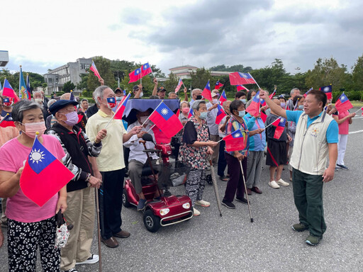 花蓮榮家國慶升旗 祝中華民國生日快樂