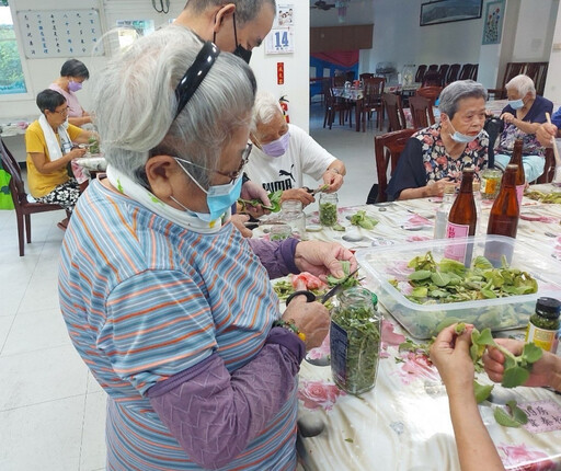 花蓮榮家住民手作防蚊液 體驗天然植物魅力