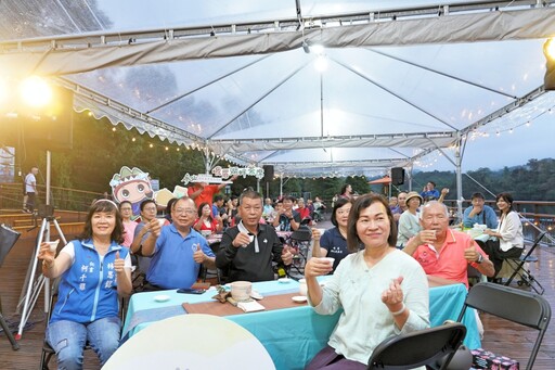 伴隨客家歌謠展現客庄茶韻 峨眉湖畔茶席品味東方美人茶獨特茶香