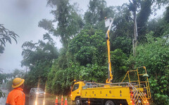 康芮颱風雨有感 台電新營：復電率逾82％持續動員搶修