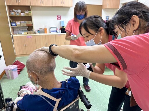 減少屏東榮家長輩往返醫院舟車勞頓！屏東榮總為住民視訊看診