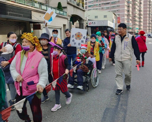 臺南榮服處×小東里攜手踩街同樂 繽紛聖誕共譜寒冬溫暖盛宴