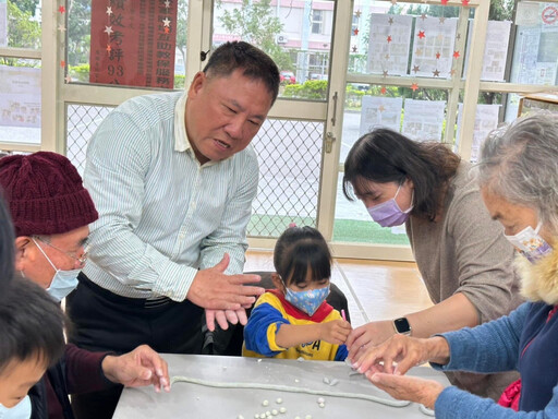 花蓮榮家與幼園童手作暖心湯圓 老幼共融幸福迎冬至