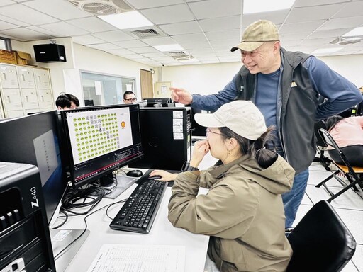 企管畢業生學程式 透過職訓加持成功轉行軟體工程師