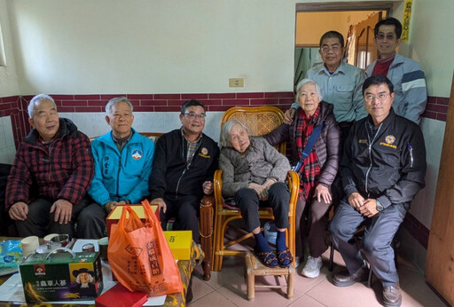 百歲返鄉旅台自衛隊榮民鄭雪金阿嬤紀壽 金門榮服處齊祝壽