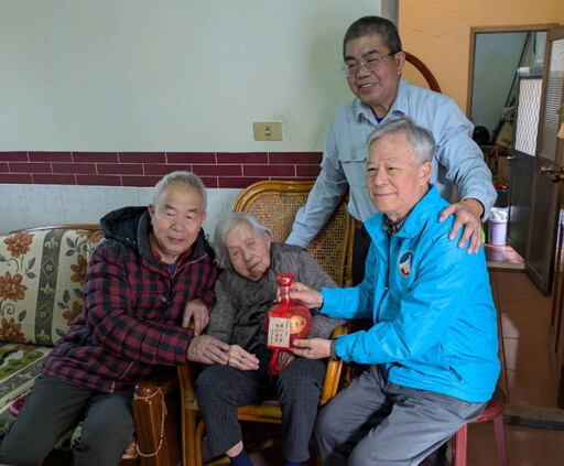 百歲返鄉旅台自衛隊榮民鄭雪金阿嬤紀壽 金門榮服處齊祝壽