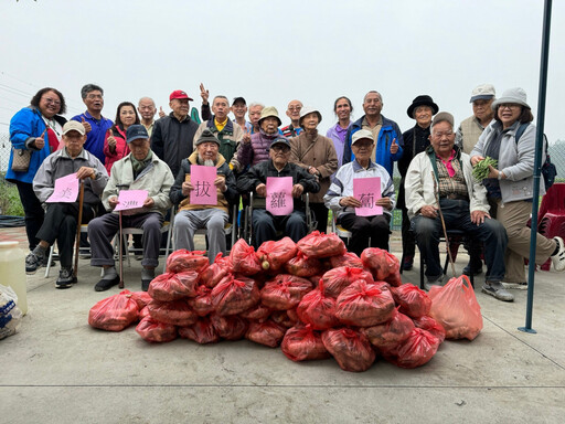 屏東榮家微旅行 住民拔蘿蔔體驗農村趣