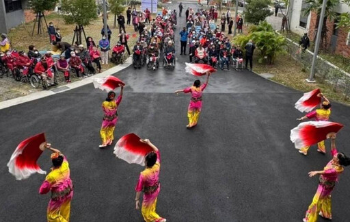 臺南榮家搬遷首次元旦升旗 國旗飄揚住民凝聚沸騰