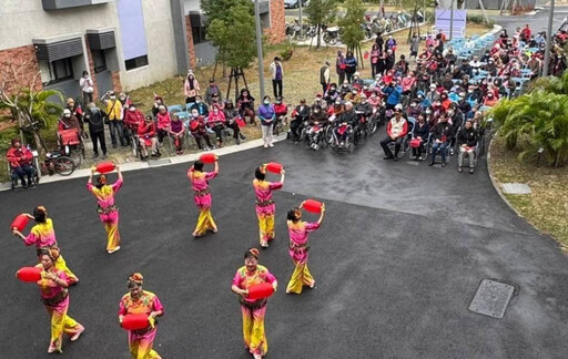 臺南榮家搬遷首次元旦升旗 國旗飄揚住民凝聚沸騰