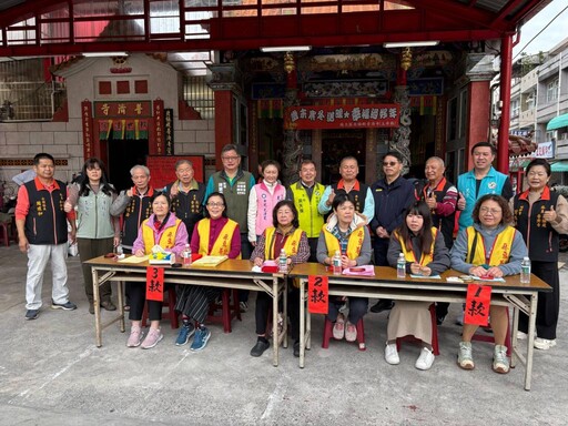 麻豆北極殿普濟寺寒冬送暖 捐助152戶低收現金紅包與民生物資