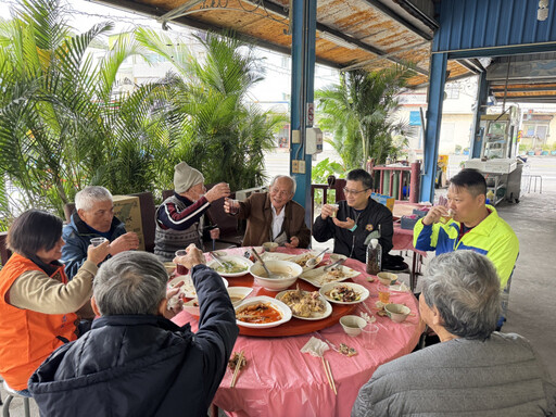 臺東榮服處與榮民眷蛇行福至歡聚圍爐迎春