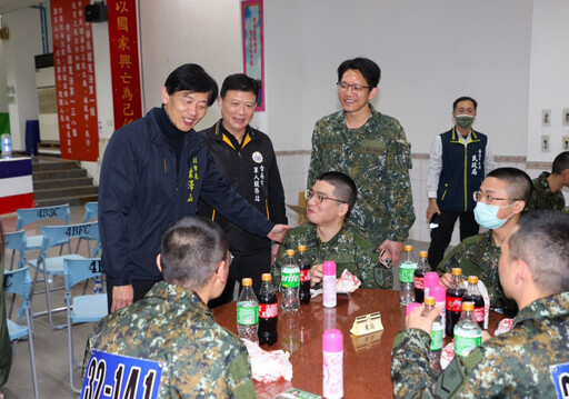 臺南市府探視慰問市籍役男 軍人服務站陪同前往